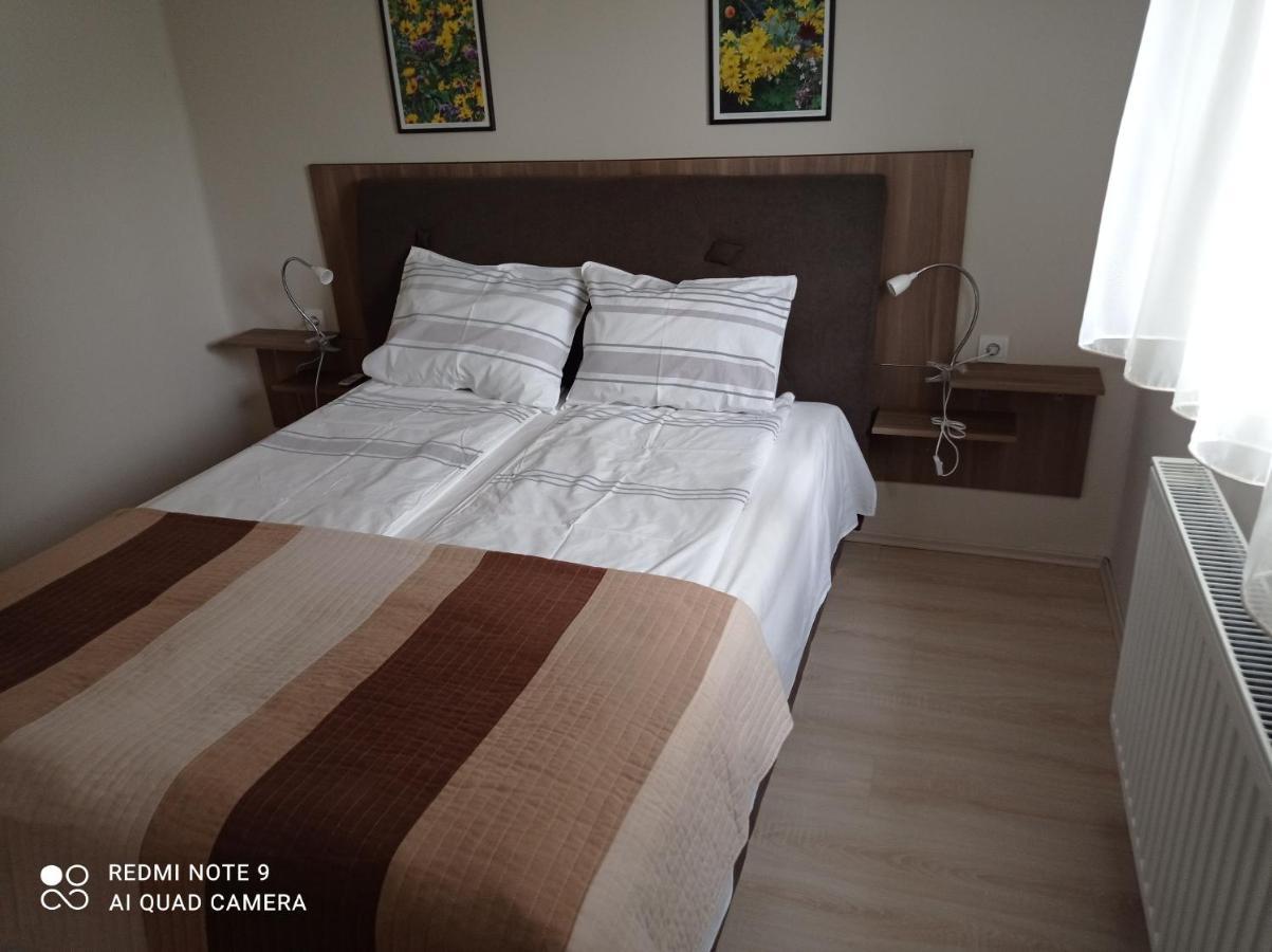 Lux Apartman Балатонфюред Екстер'єр фото